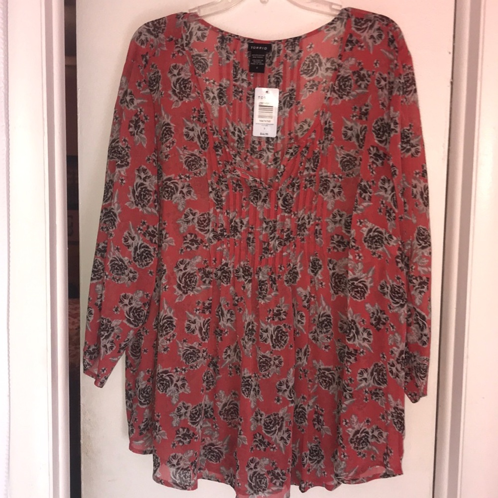 TORRID Pink w Black & Grey Rose Blouse